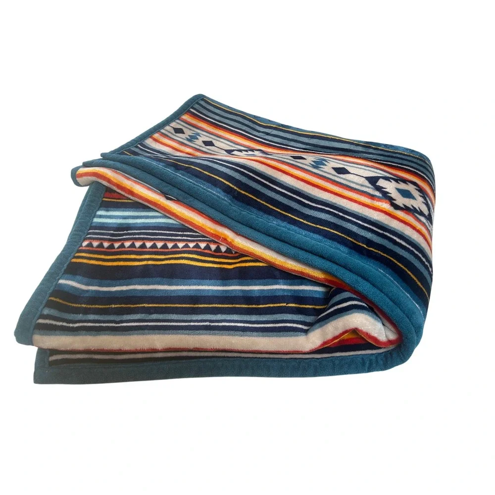 Tribal Southwestern Geometric Pattern Cozy Sherpa Fleece Blanket‎